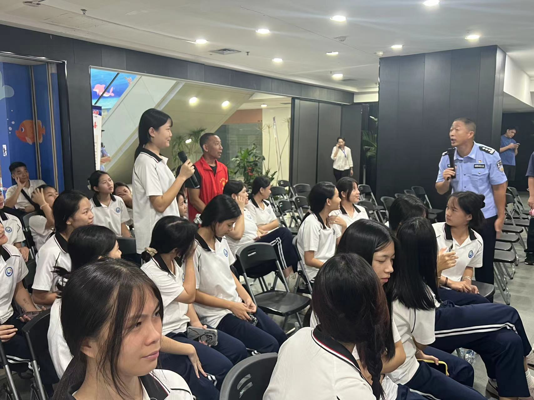 3 筑牢青少年成长禁毒防线——我校组织开展校内外系列禁毒主题宣教活动.png